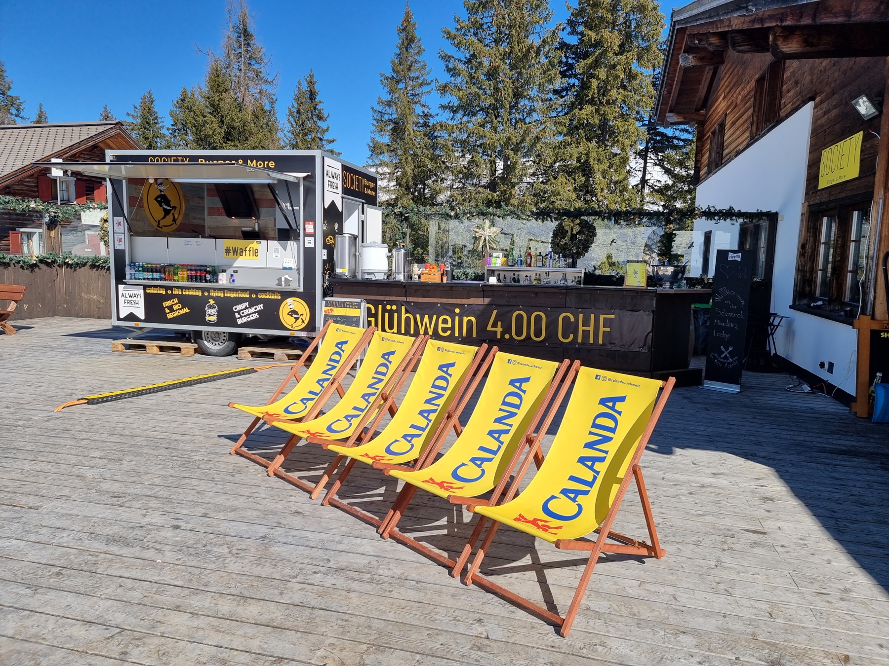 Society Foodtrailer bei einem Winterevent in den Bergen