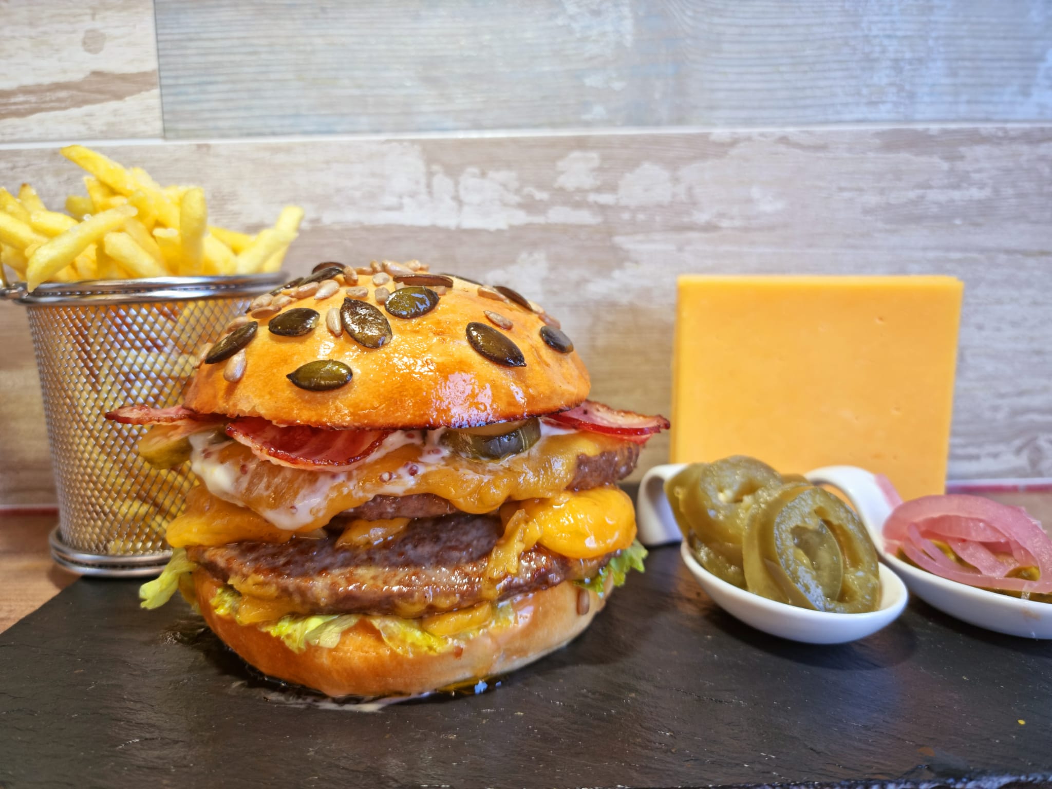 Society Beef Big Gourmet mit Cheddar und Bacon